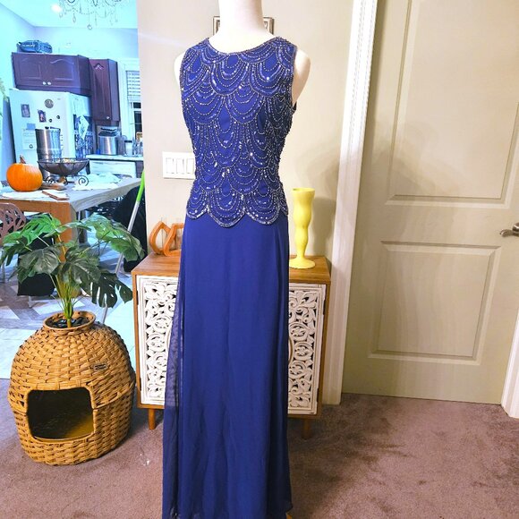 NWT J Kara Handmade Beaded Gown & Scarf, sz 6 - Picture 3 of 14